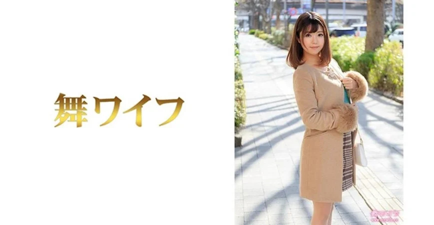 月乃露娜-サークルの女先輩2人と始発まで5時間何度も何度も中出しで交わる。